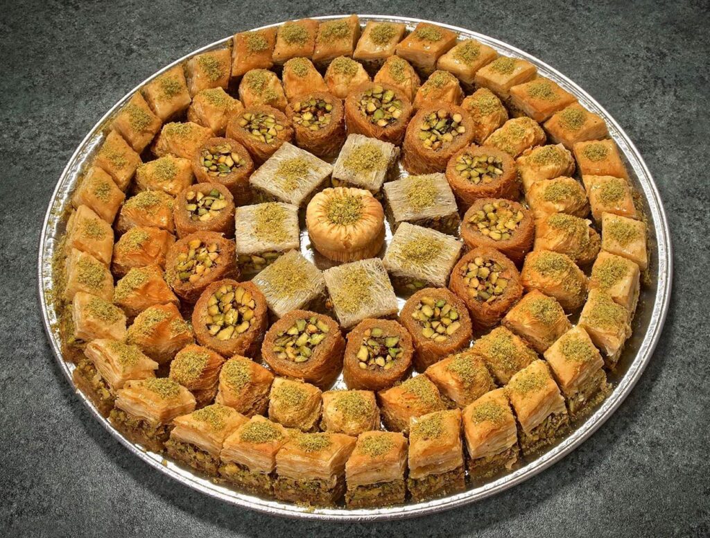 lebanese dyafe baklawa tray