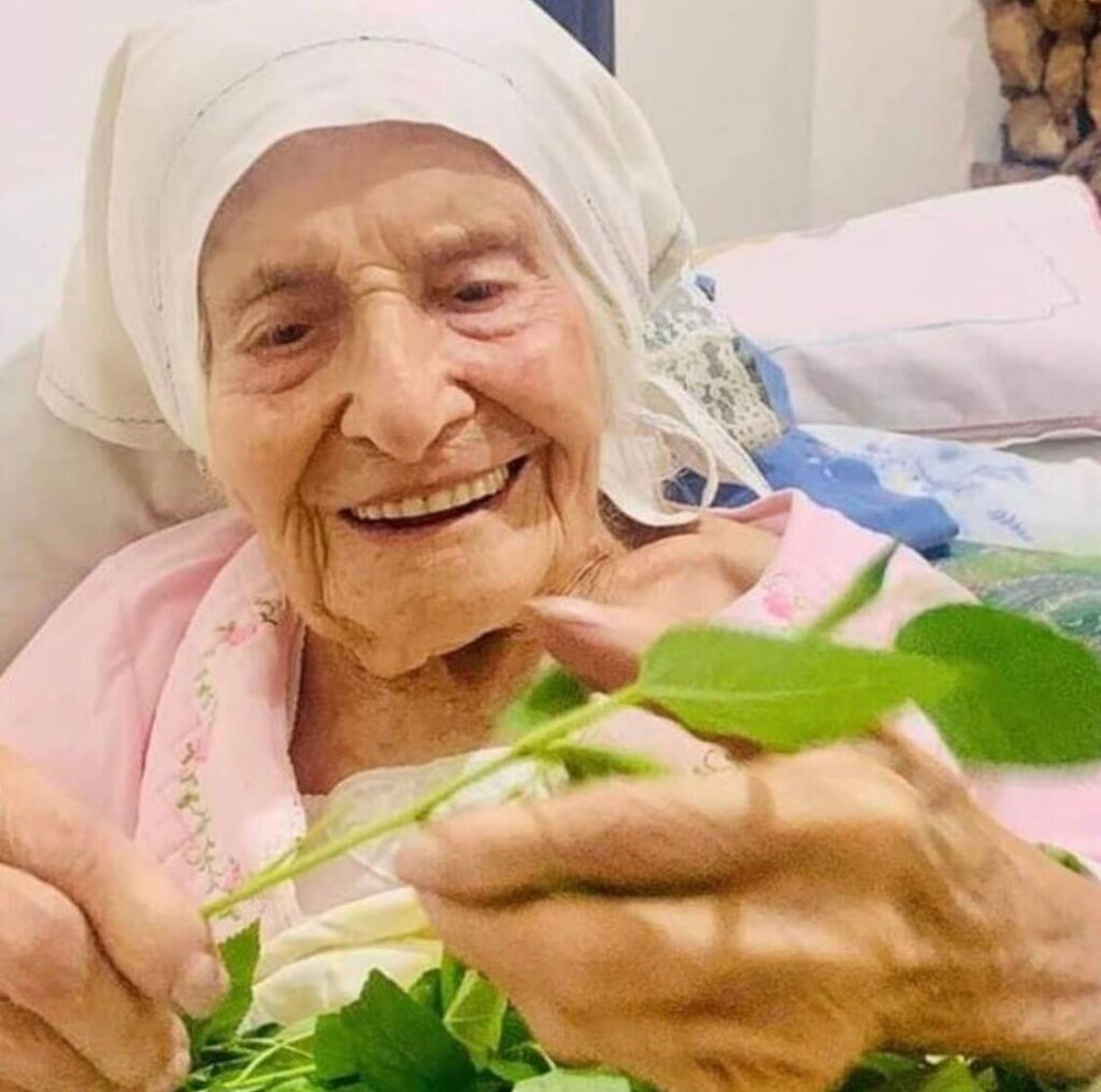 106 years old lady teta alia beats coronavirus in 3 days