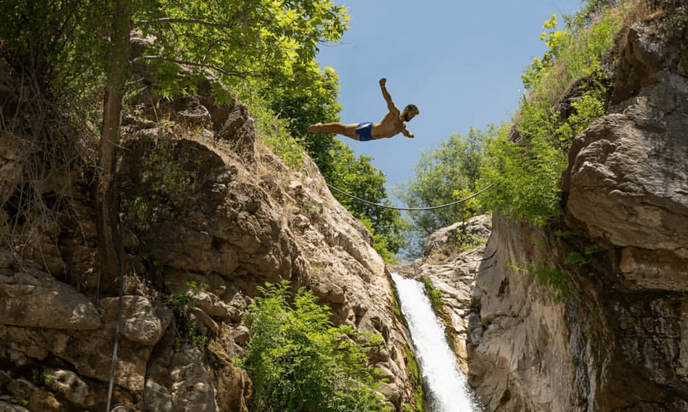 Meet lebanon's real life lebanese tarzan thestrollingtarzan jumping off a cliff