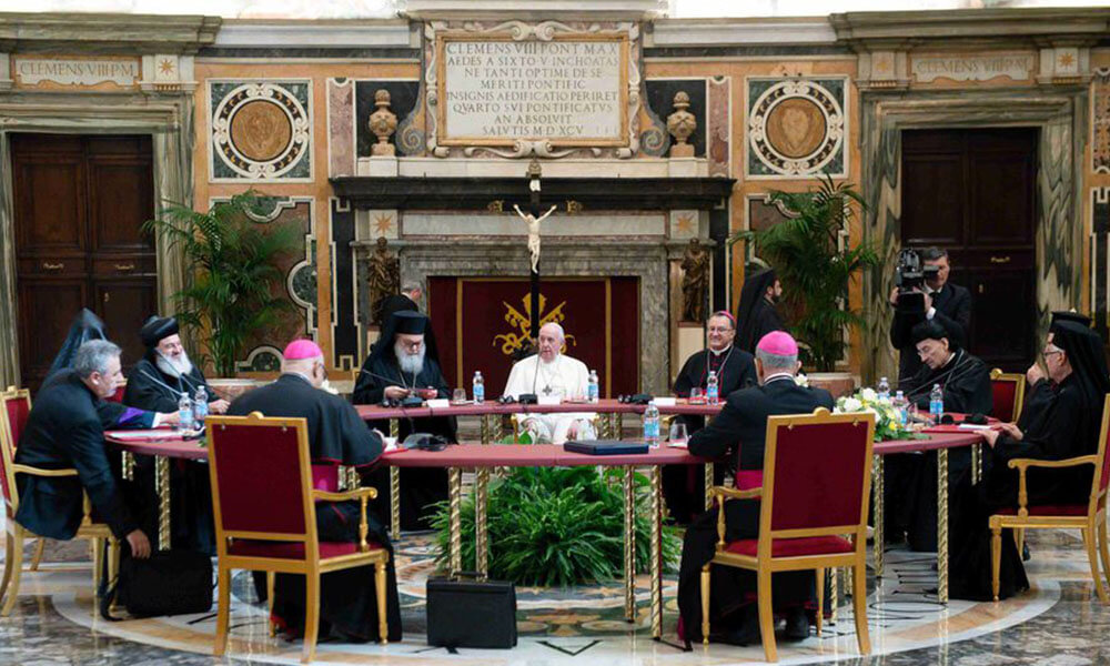 Pope Francis Biggest Prayer Day Lebanon discussing Lebanese crisis with lebanese Christian leaders