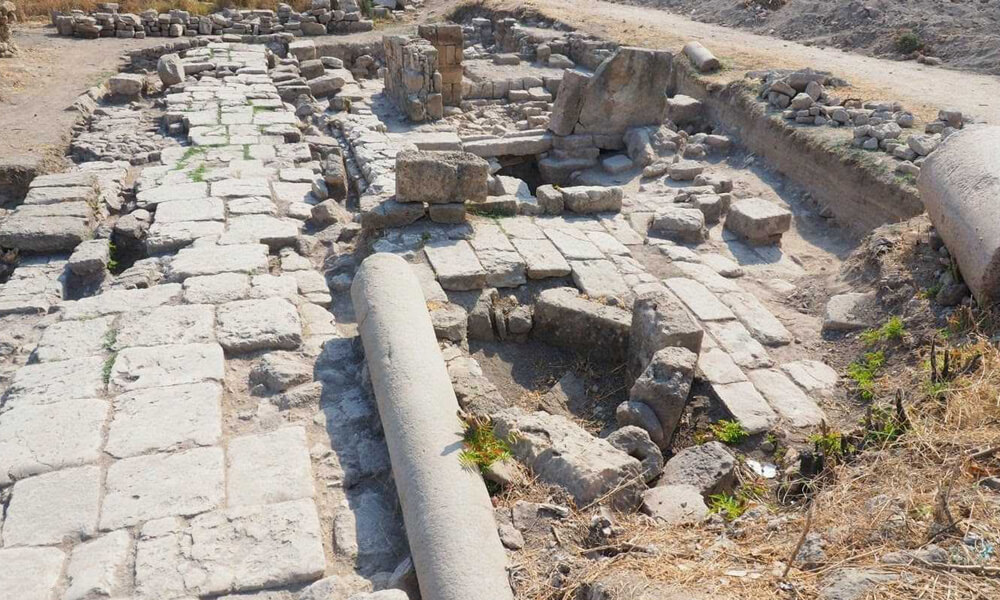 Newly discovered Roman Temple path and ruins, Tyre Lebanon - Dr. Francisco J. Nunez 